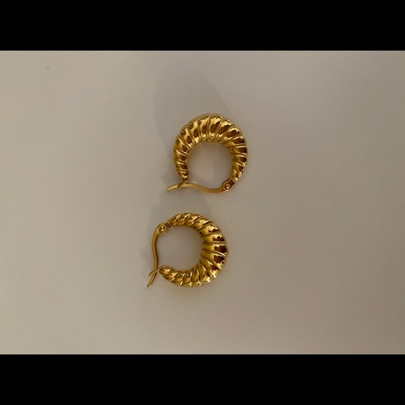Croissant Hoop Earrings - Picture 4 of 4